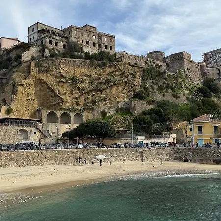 شقة Dimora San Francesco Calabro بيتسو