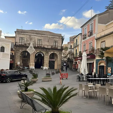 Dimora San Francesco Calabro شقة